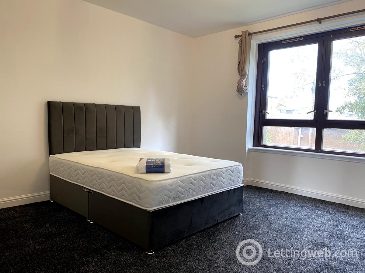 Property to rent in 256 Nether Auldhouse Road
