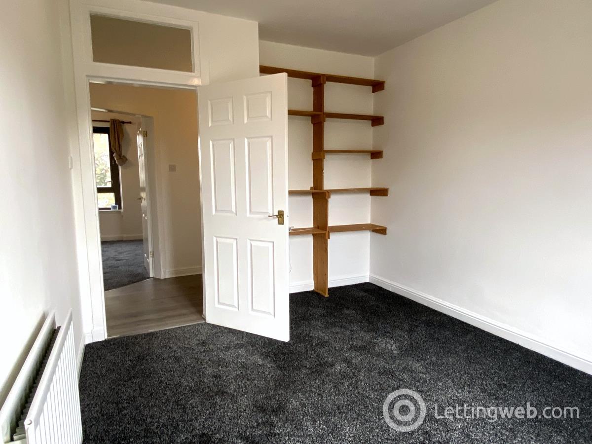 Property to rent in 256 Nether Auldhouse Road