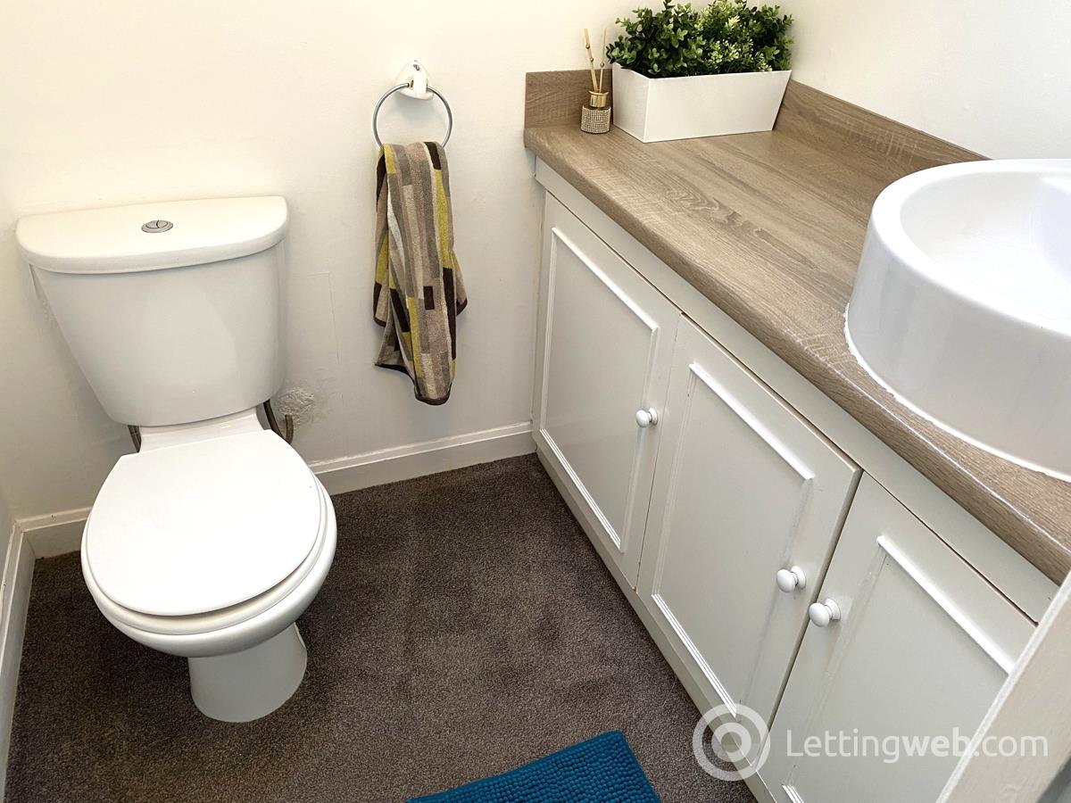 Property to rent in 3 Castlehill Drive, Glasgow