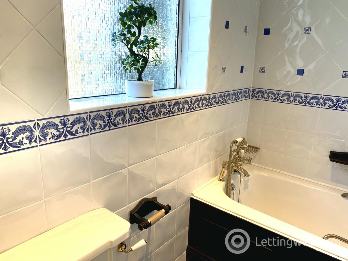 Property to rent in 3 Castlehill Drive, Glasgow