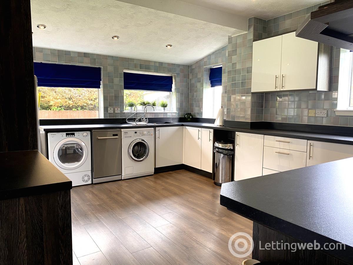 Property to rent in 3 Castlehill Drive, Glasgow