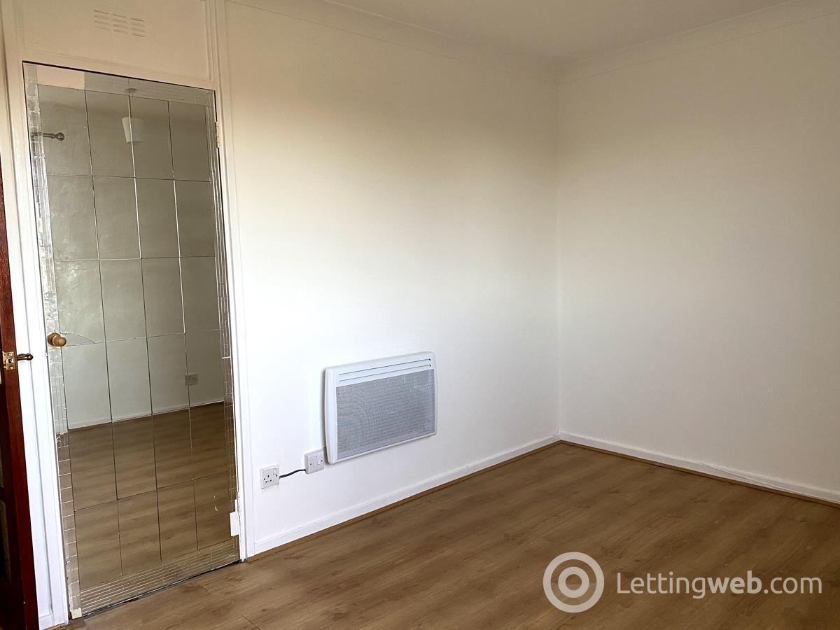 Property to rent in 16 Woodend Road Rutherglen
