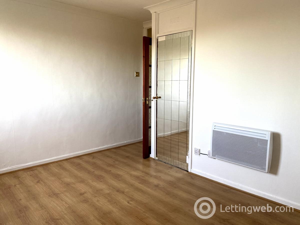 Property to rent in 16 Woodend Road Rutherglen