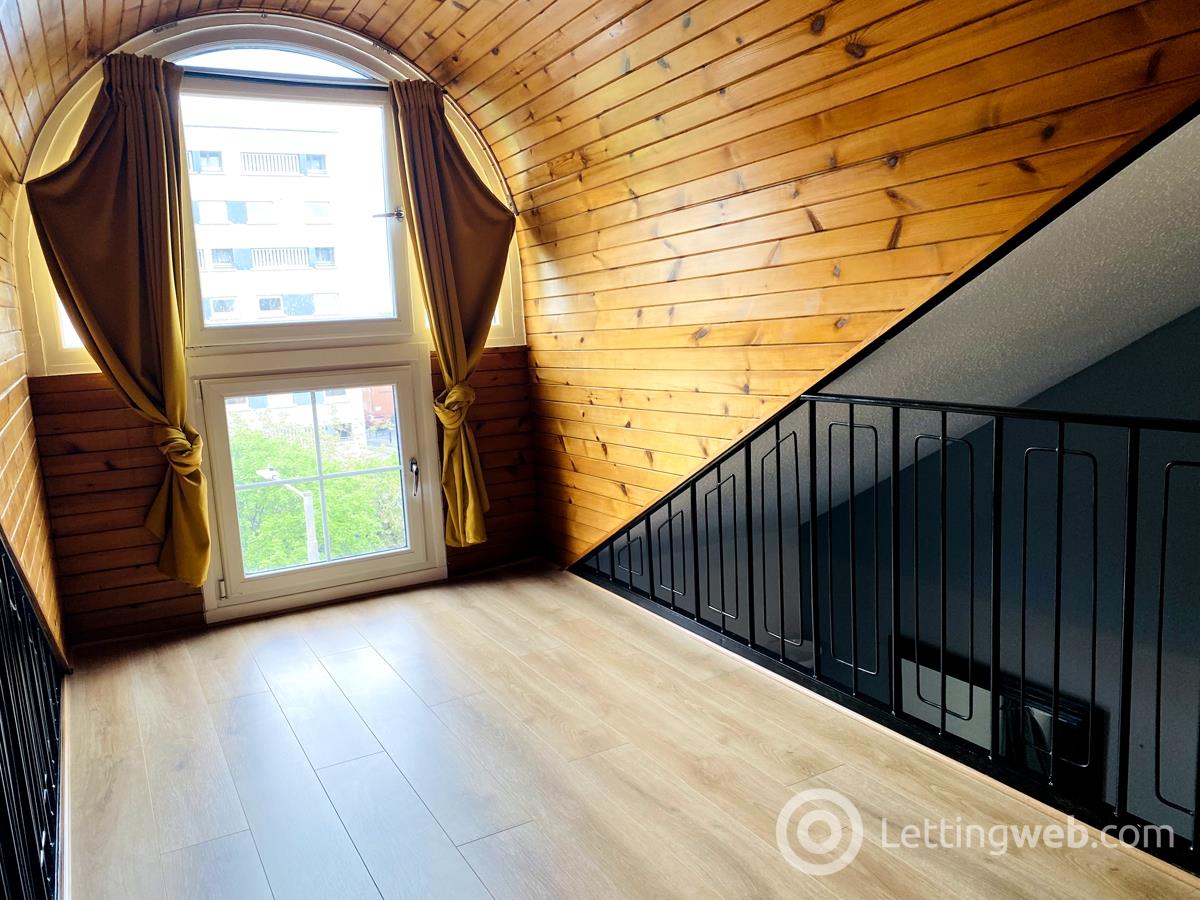Property to rent in St Vincent St