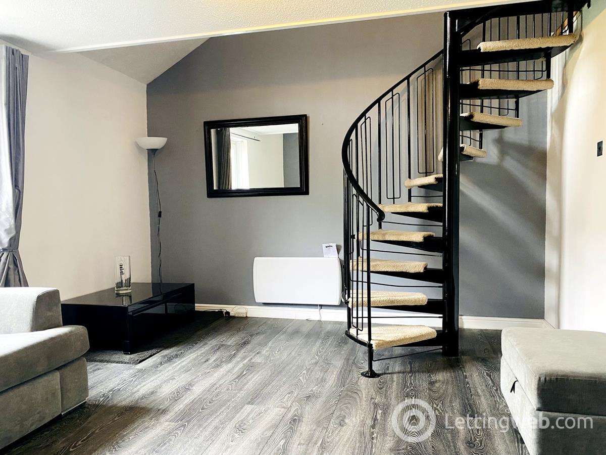 Property to rent in St Vincent St