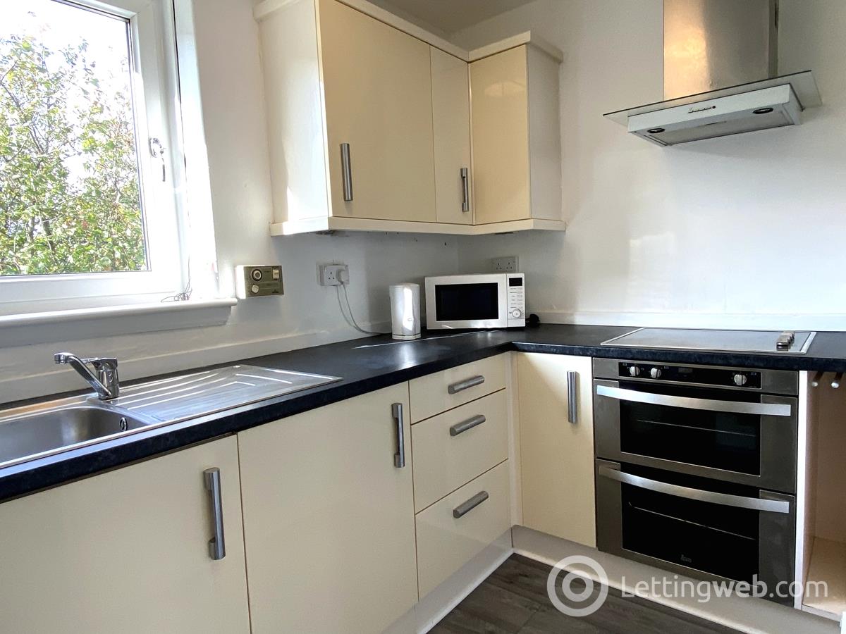 Property to rent in 5 Maxwell Grove