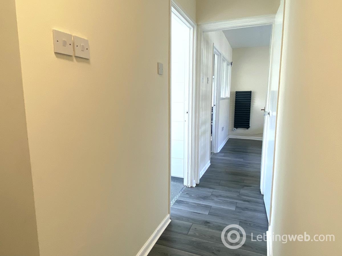 Property to rent in 5 Maxwell Grove