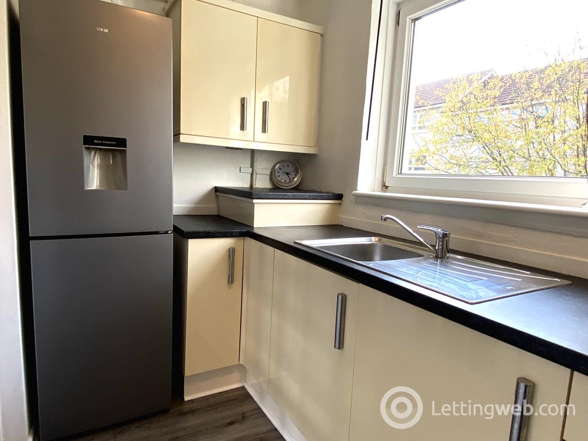 Property to rent in 5 Maxwell Grove