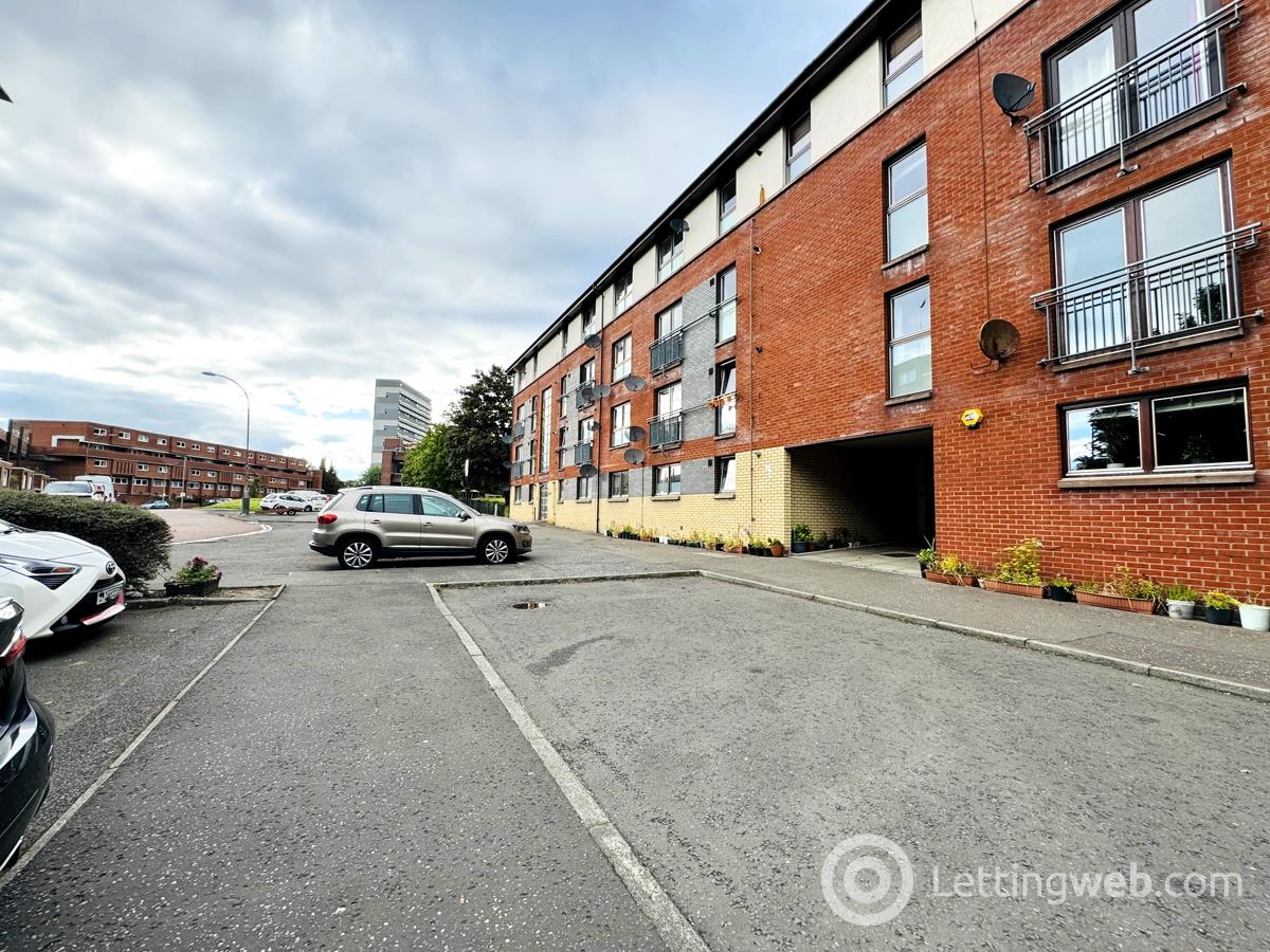 Property to rent in Manresa Place