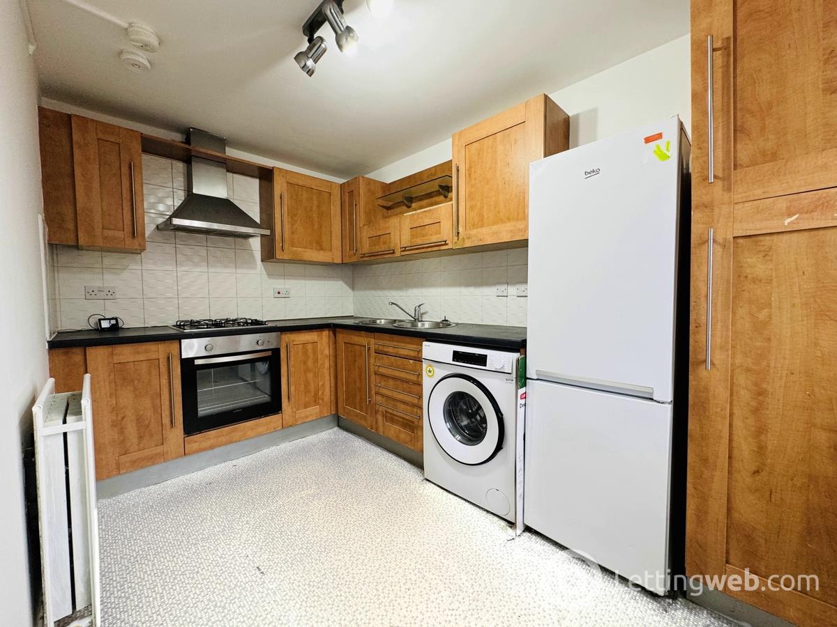 Property to rent in Manresa Place