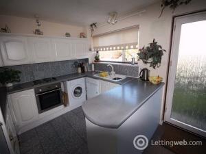 Property to rent in waverly drive