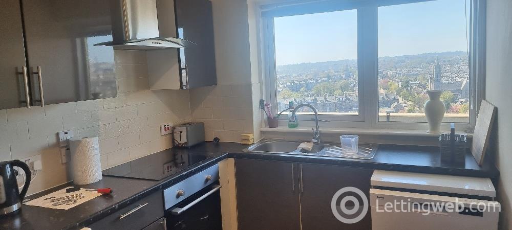 Property to rent in Thistle Court