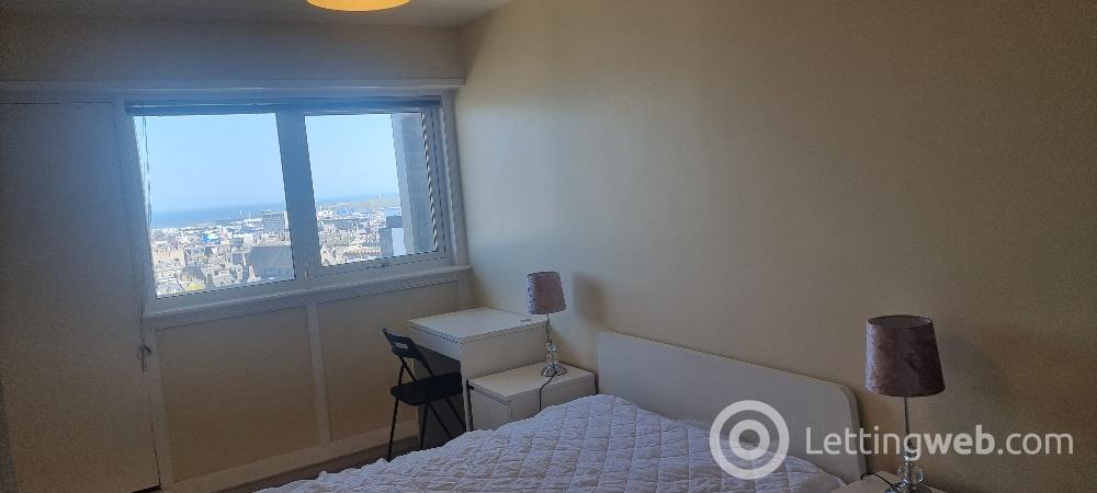 Property to rent in Thistle Court