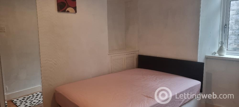 Property to rent in 47 Esslemont Avenue
