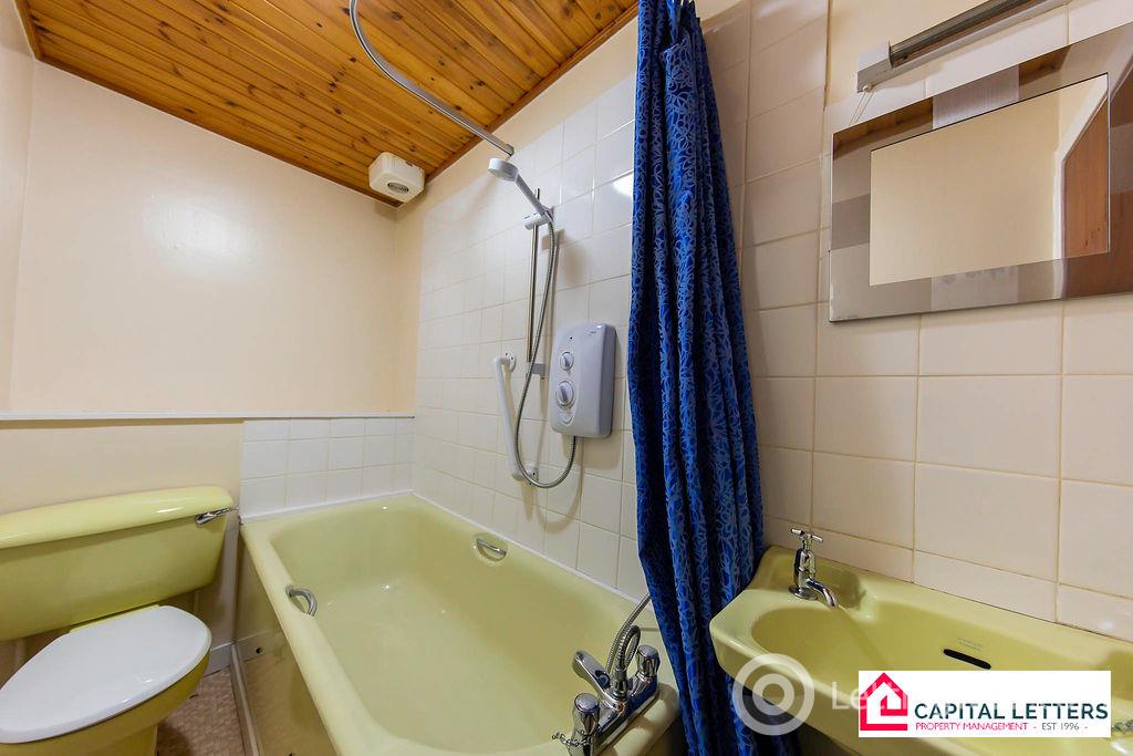 Property to rent in 9a Wallfield Place