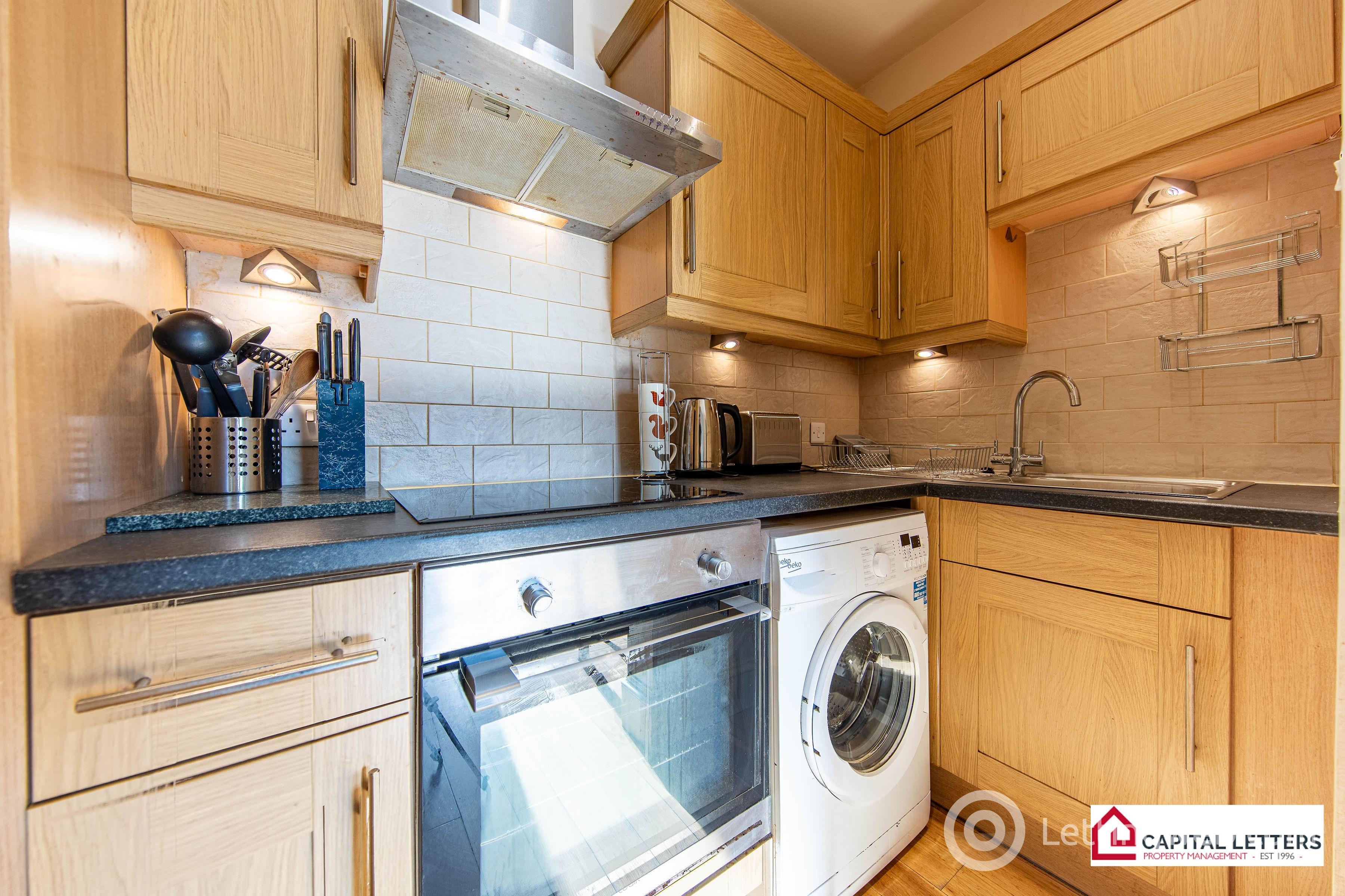 Property to rent in Holburn Street, Aberdeen