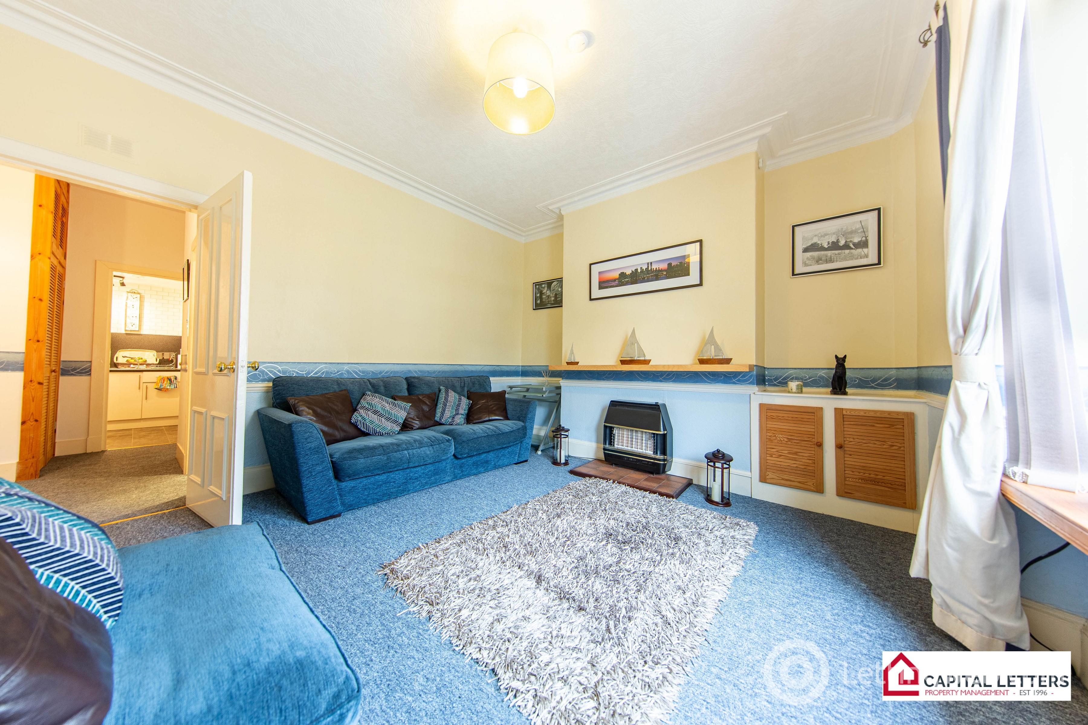 Property to rent in 5 1/L Urquhart Street
