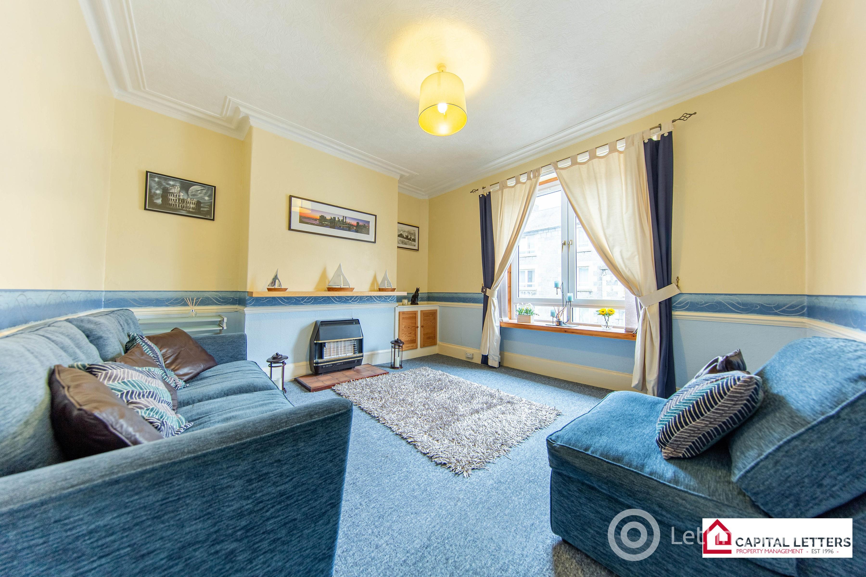Property to rent in 5 1/L Urquhart Street