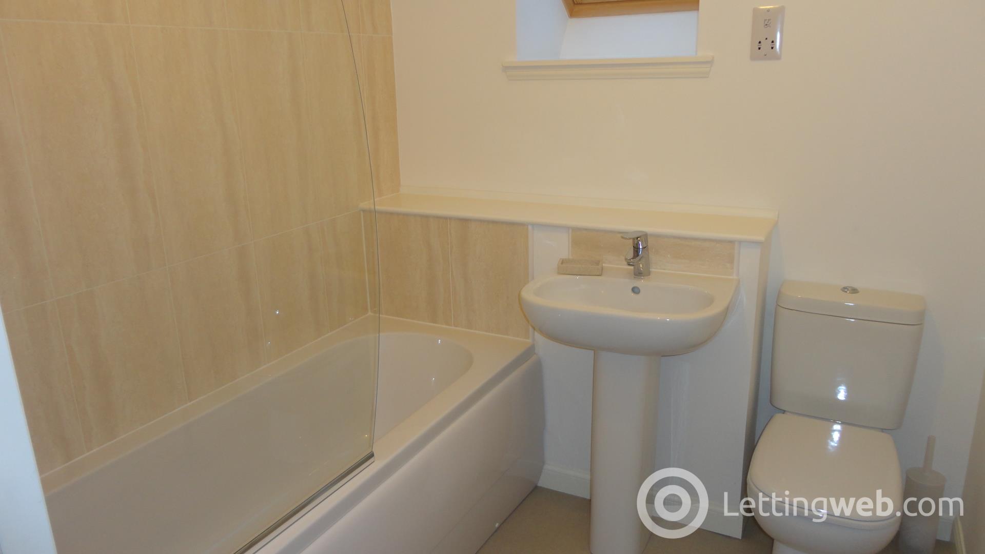 Property to rent in Middlefield Place, Aberdeen