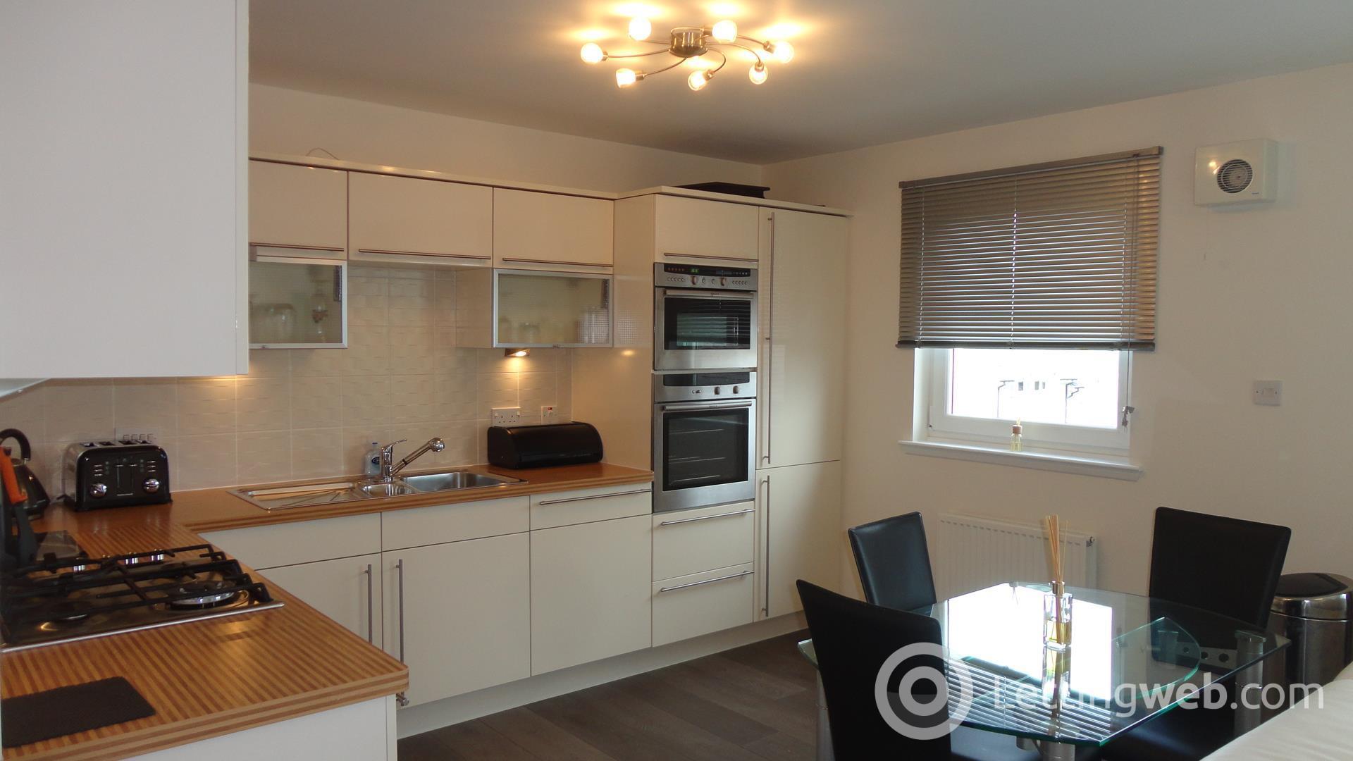 Property to rent in Rubislaw Square, Aberdeen