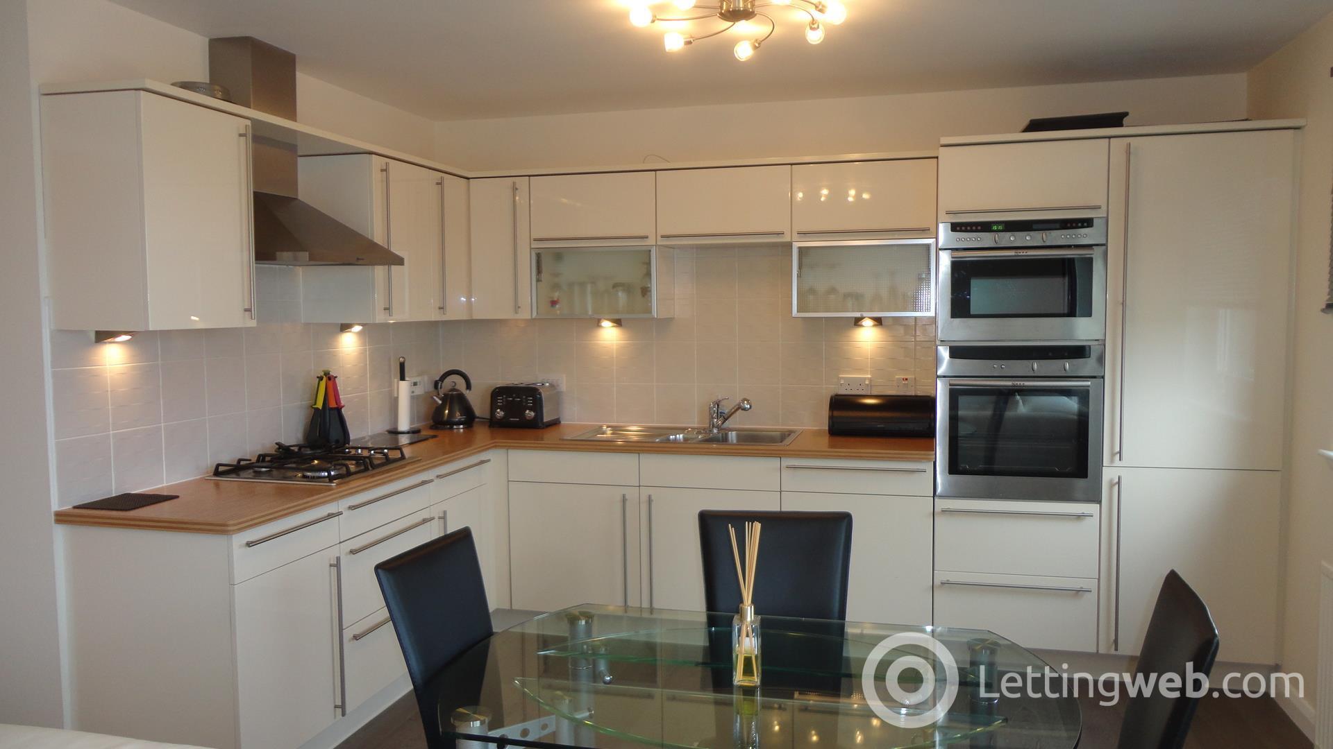 Property to rent in Rubislaw Square, Aberdeen