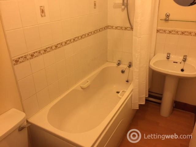 Property to rent in Balmoral Place, Aberdeen