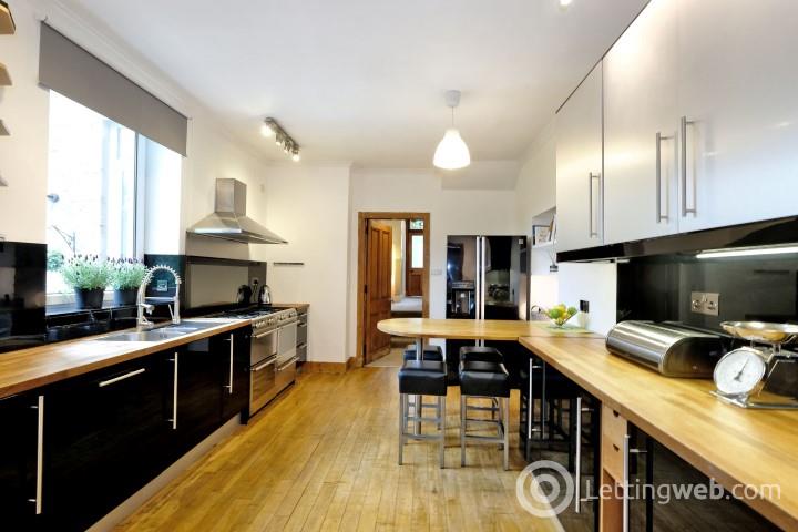 Property to rent in Broomhill Road, Aberdeen