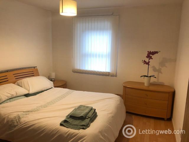 Property to rent in Chapel Street, Aberdeen AB10