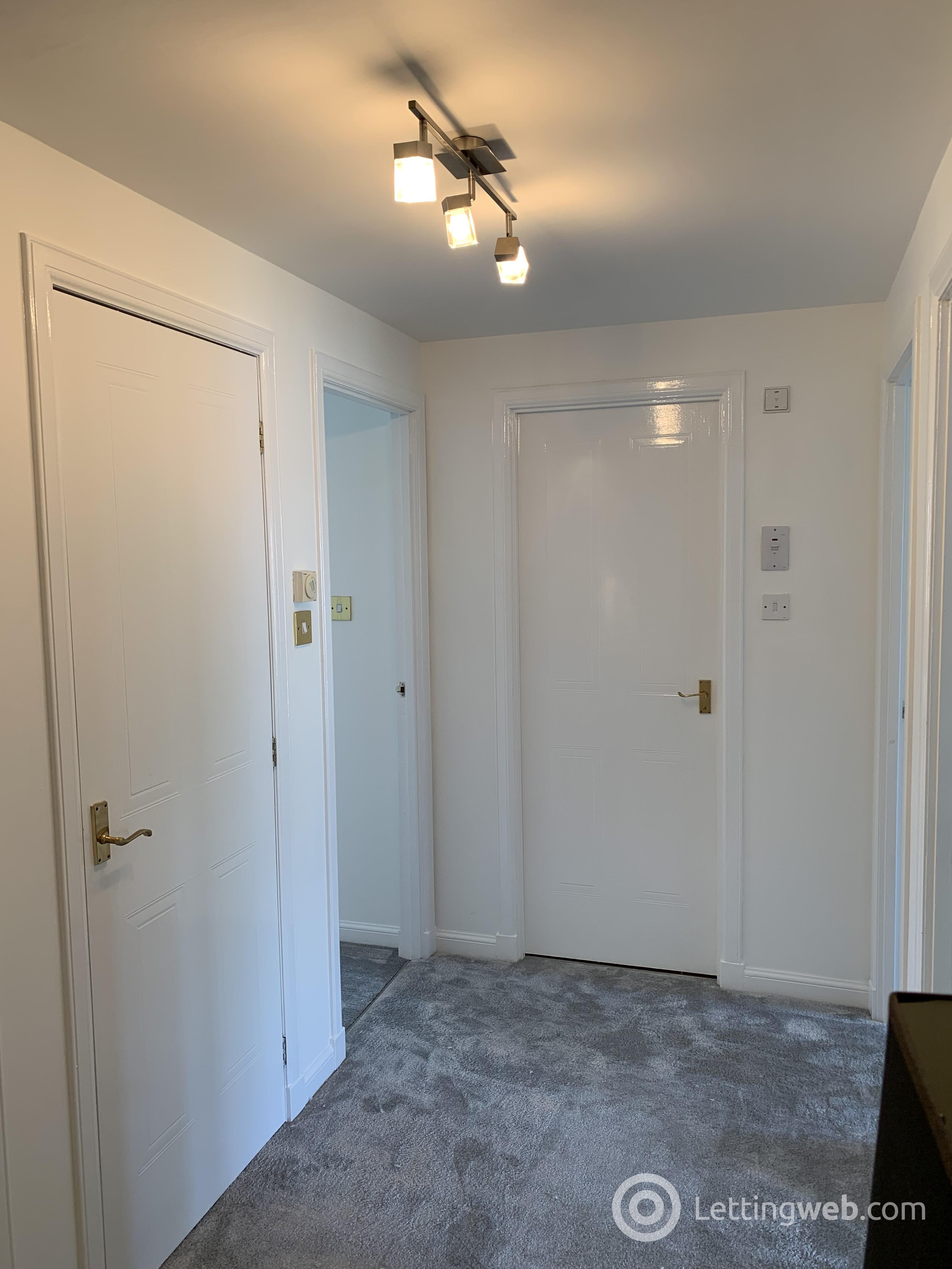 Property to rent in Fonthill Avenue