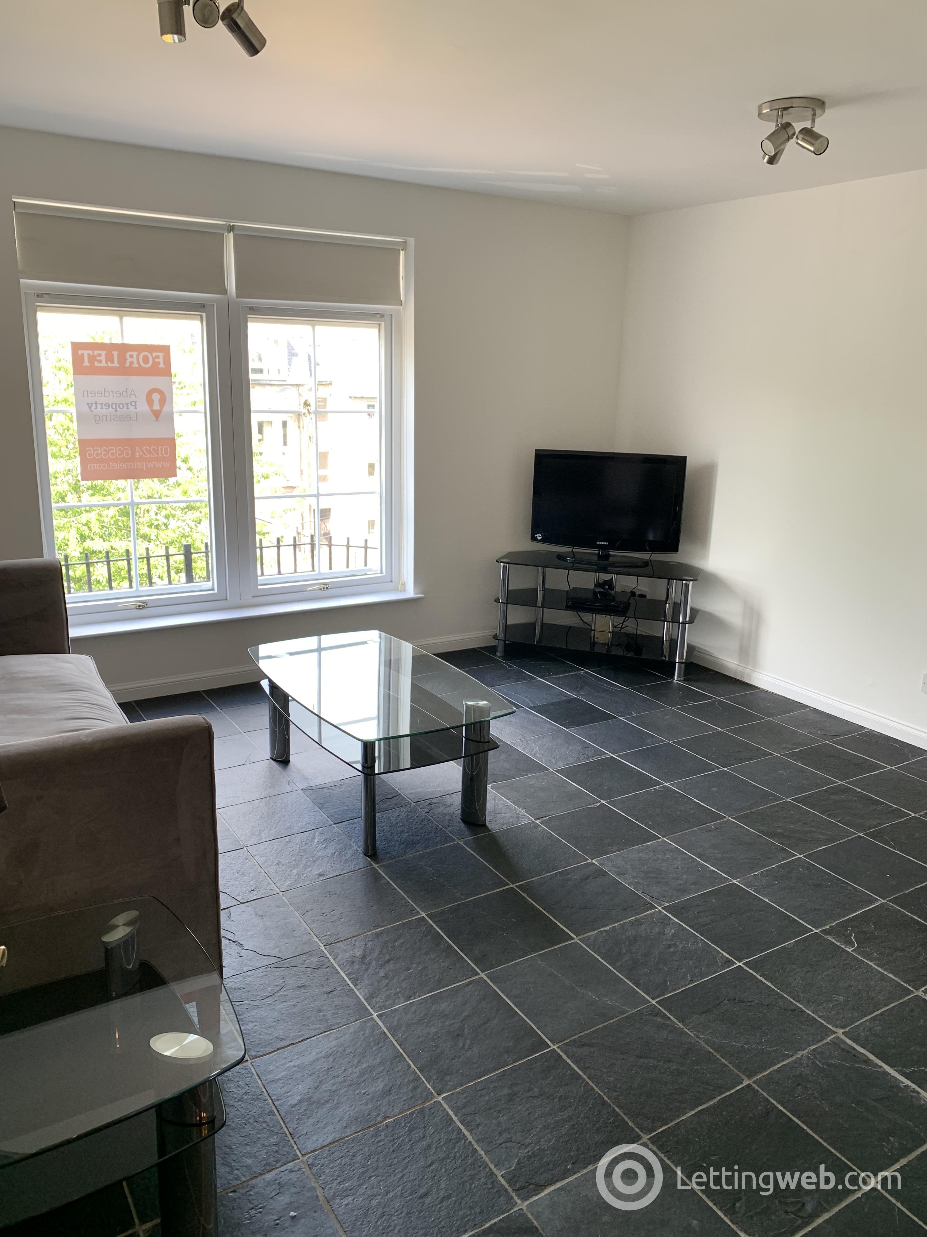 Property to rent in Fonthill Avenue