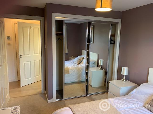 Property to rent in 178 South College Street