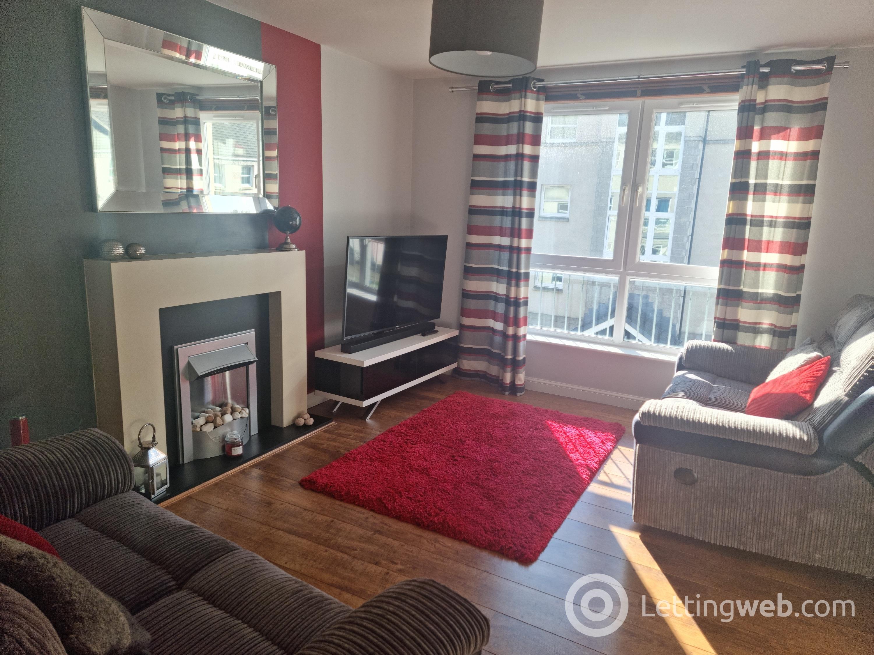 Property to rent in 178 South College Street