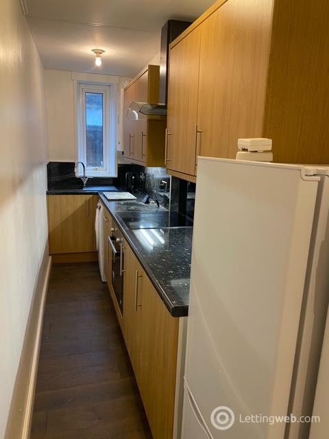 Property to rent in Victoria Road, Aberdeen AB11