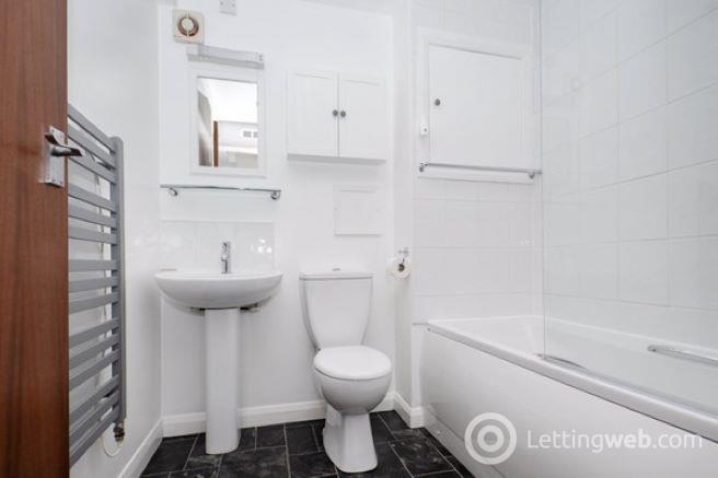 Property to rent in Clifton Manor, Clifton Road