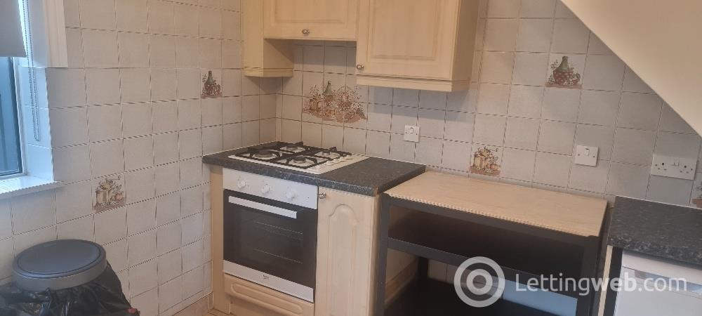 Property to rent in Tollohill Gardens