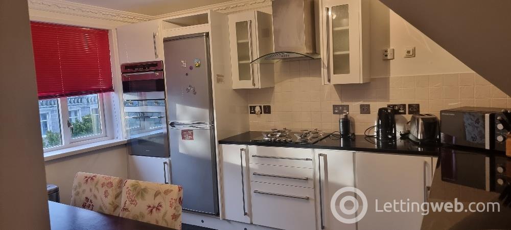 Property to rent in Queens Gate