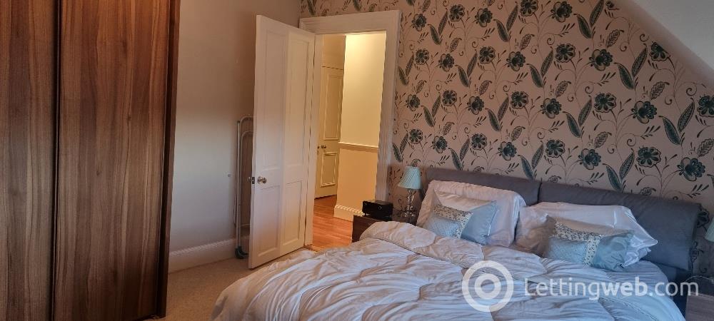 Property to rent in Queens Gate