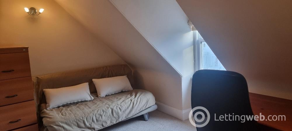 Property to rent in Queens Gate
