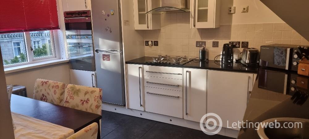 Property to rent in Queens Gate