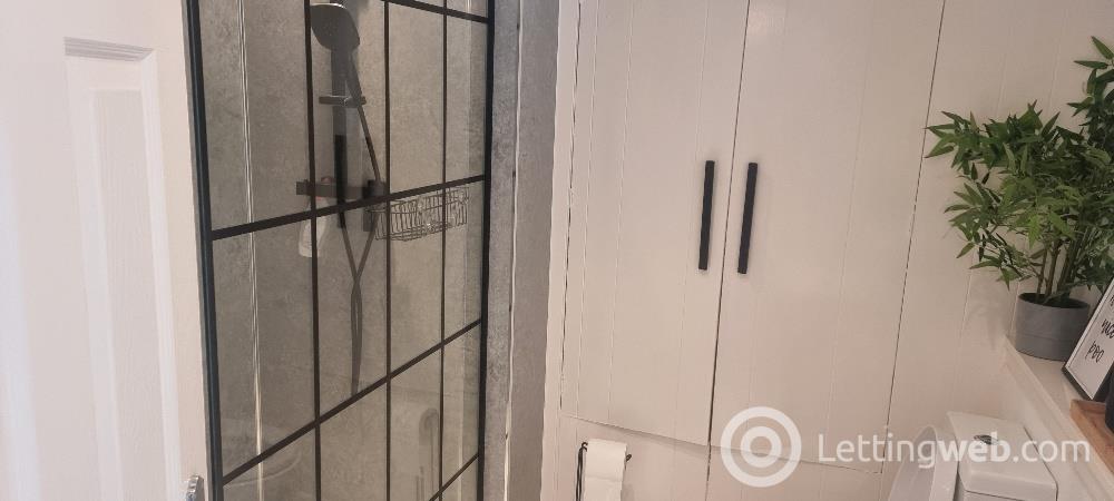 Property to rent in 6E