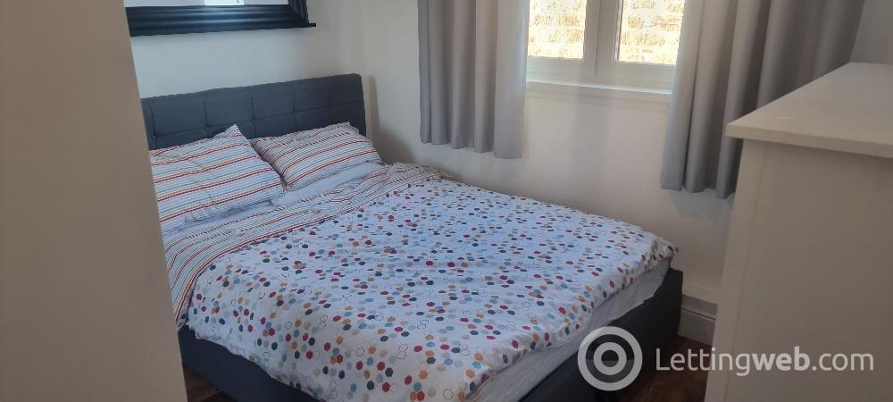 Property to rent in 6E