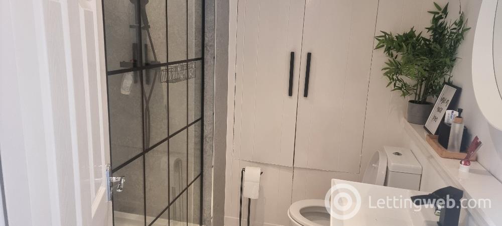 Property to rent in 6E