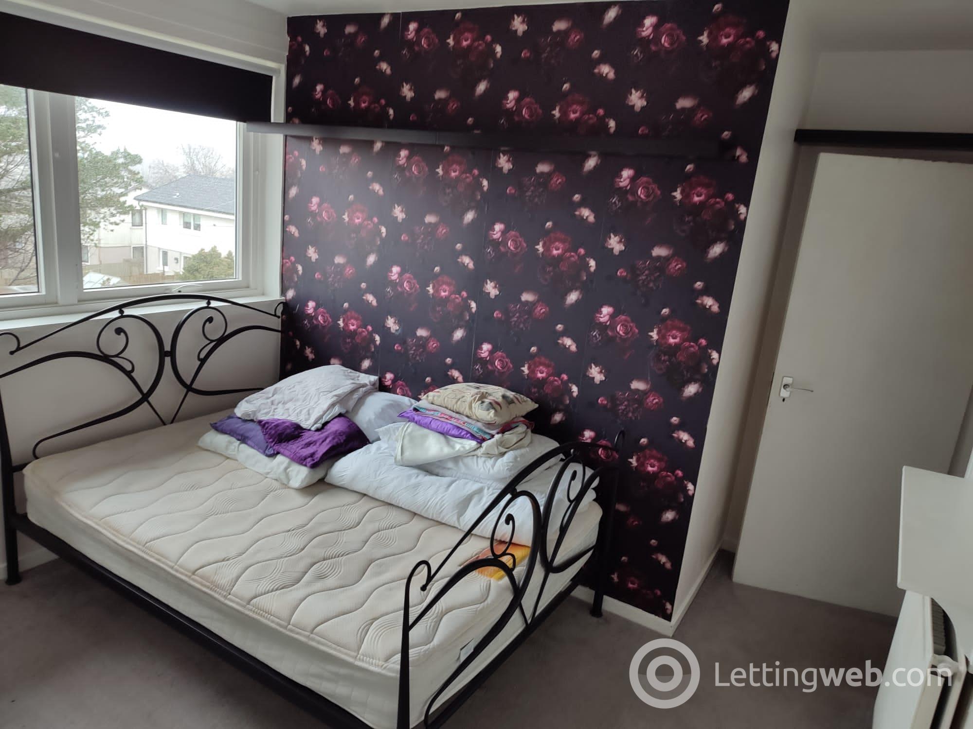 Property to rent in Moir Crescent