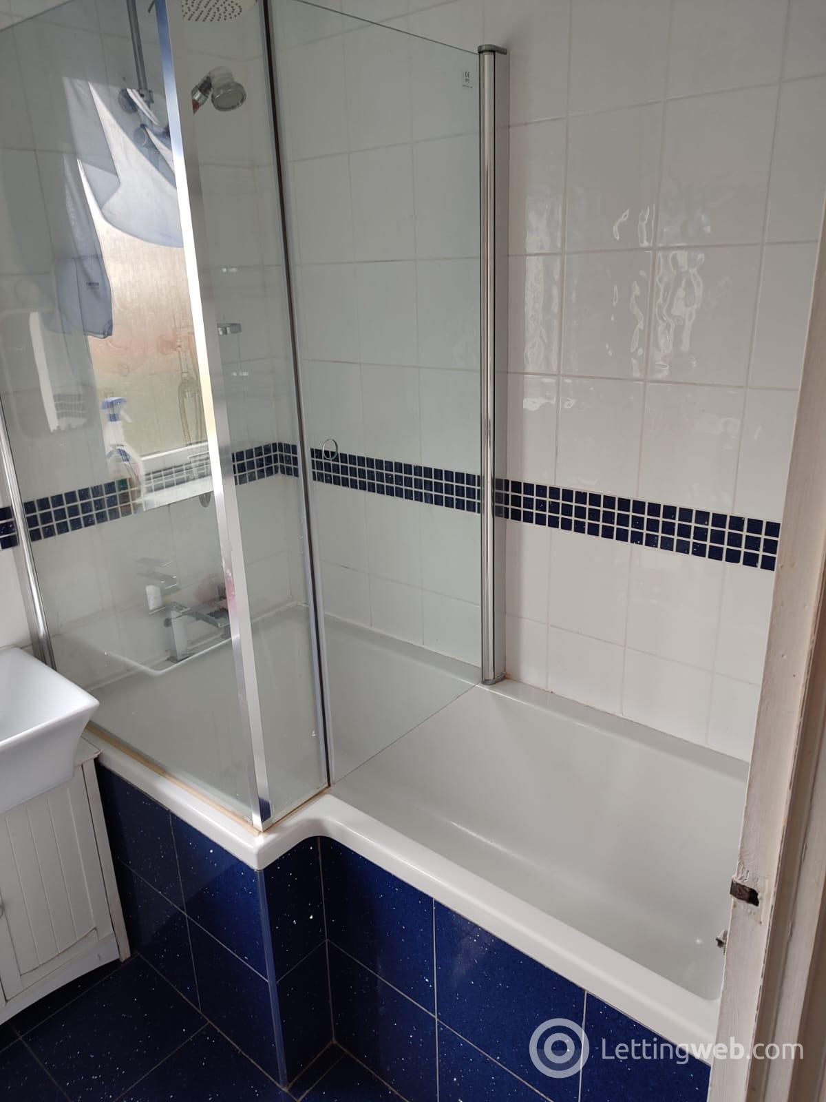 Property to rent in Moir Crescent