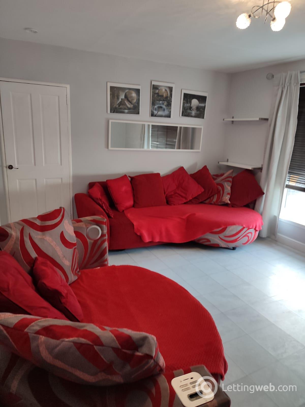 Property to rent in Moir Crescent