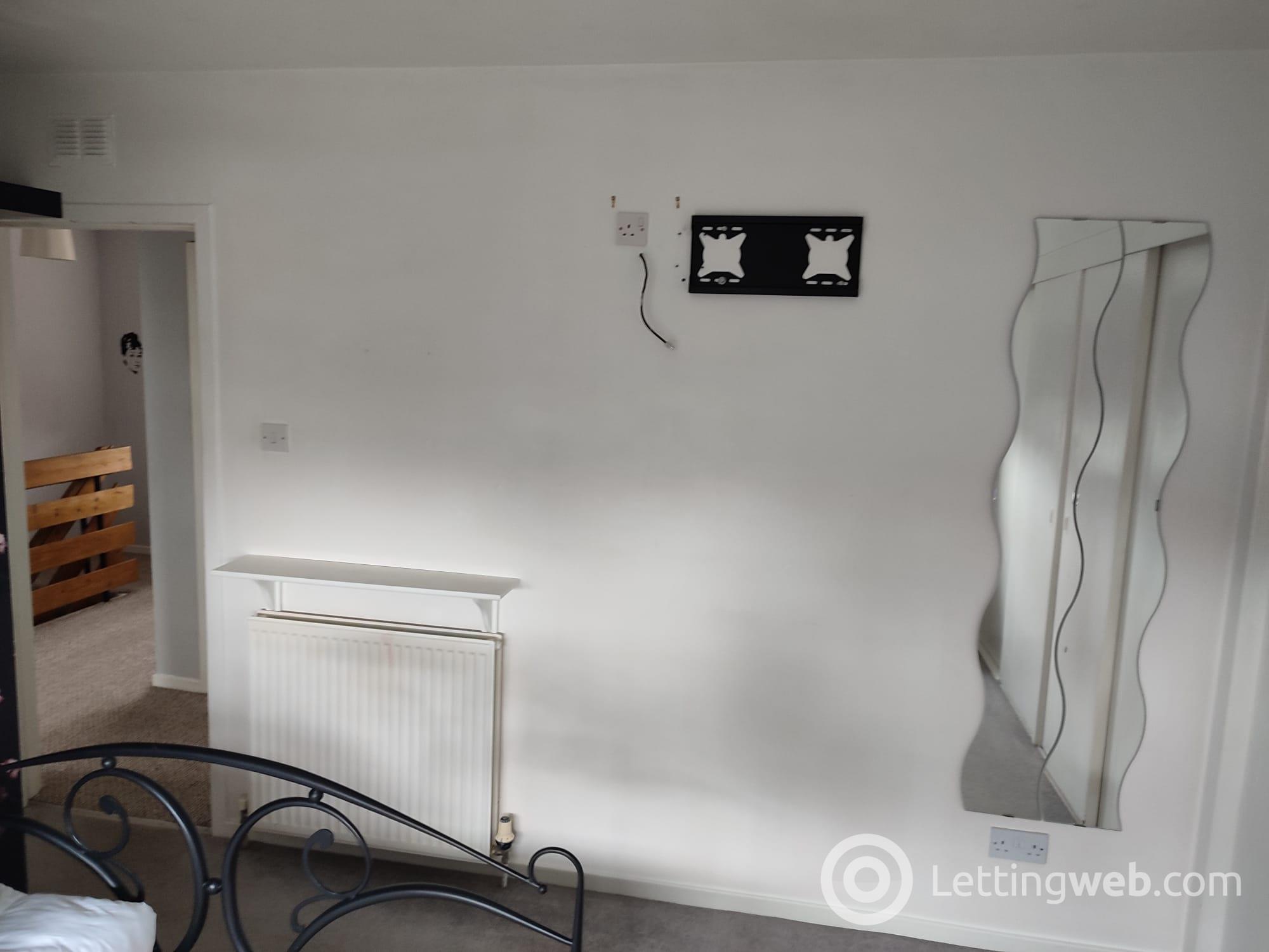Property to rent in Moir Crescent