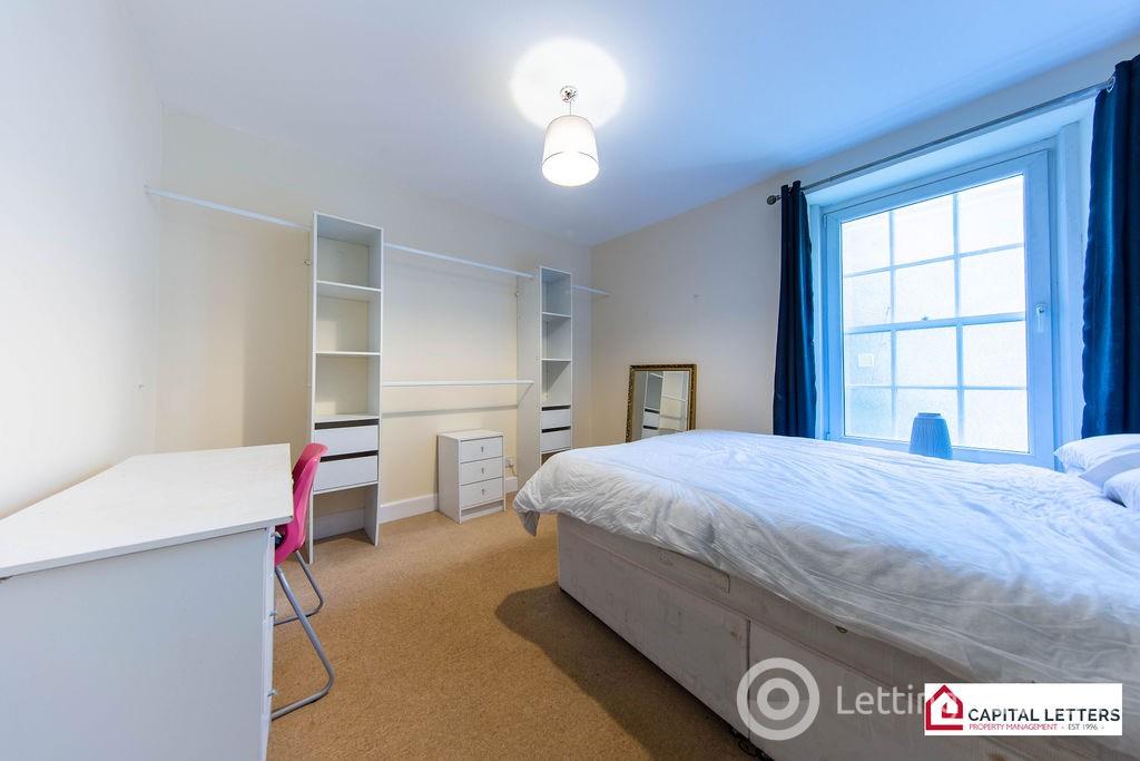 Property to rent in Castle Street, Aberdeen AB11
