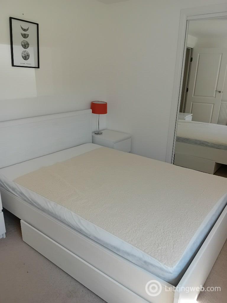 Property to rent in Ocean Apartments