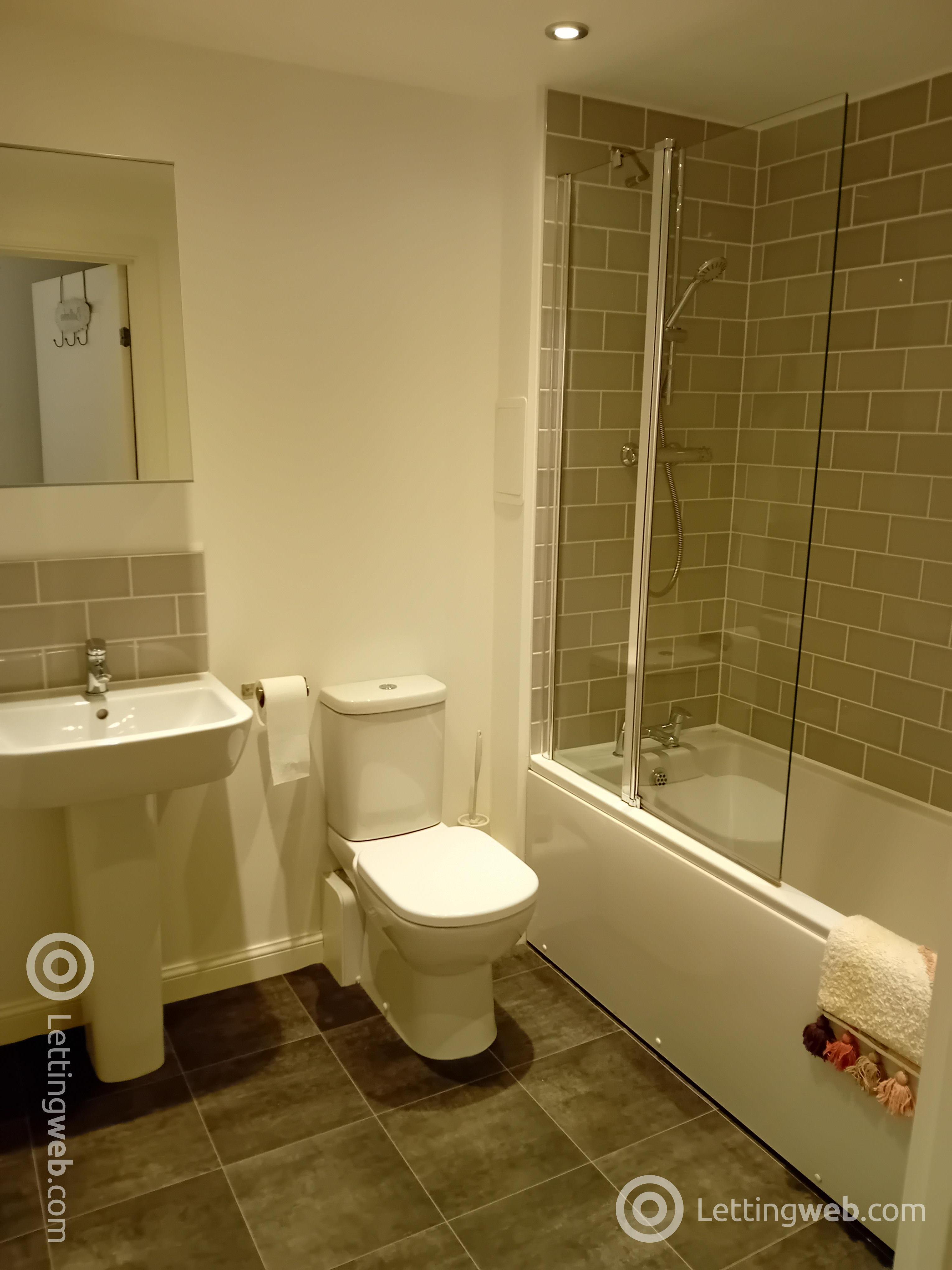 Property to rent in Ocean Apartments