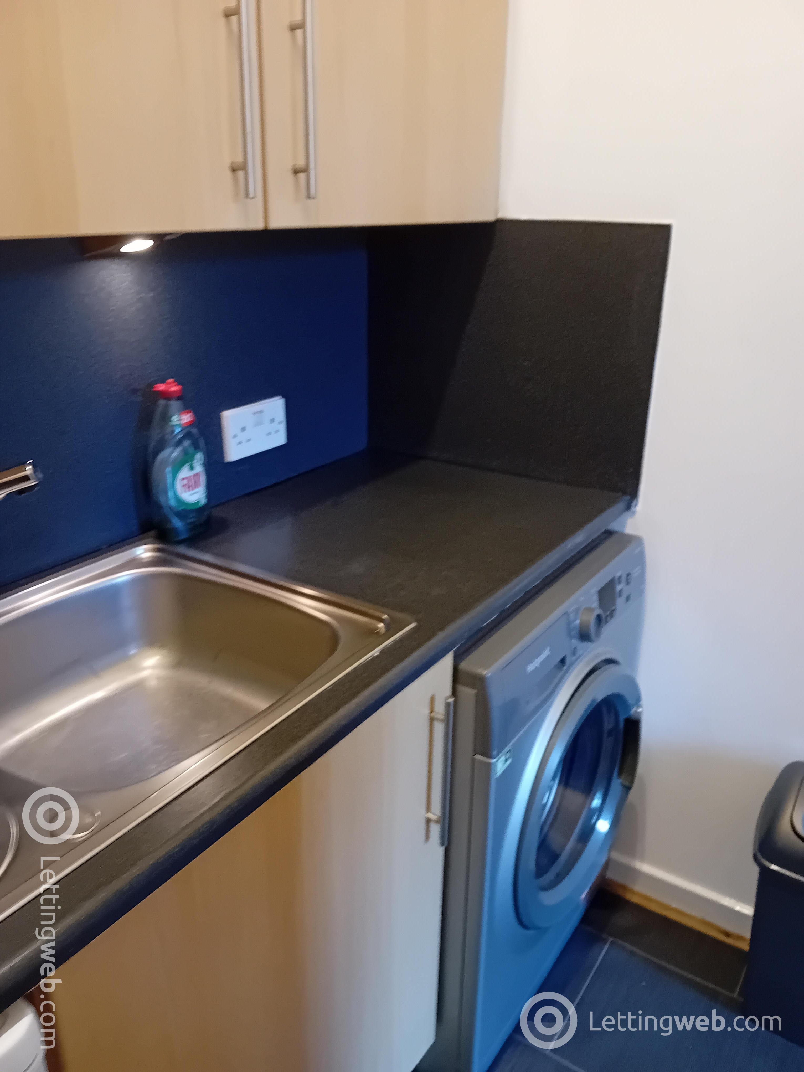 Property to rent in Pitstruan Place
